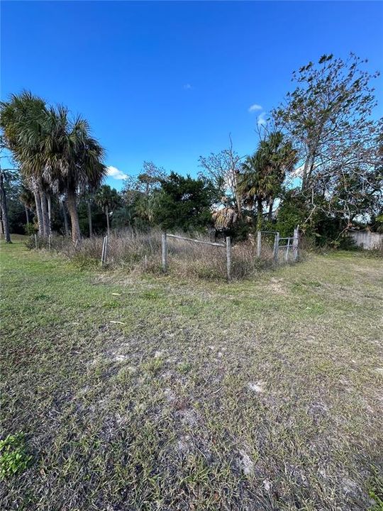 Vendido Recientemente: $17,900 (0.09 acres)