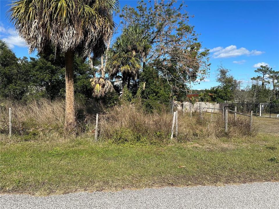 Vendido Recientemente: $17,900 (0.09 acres)