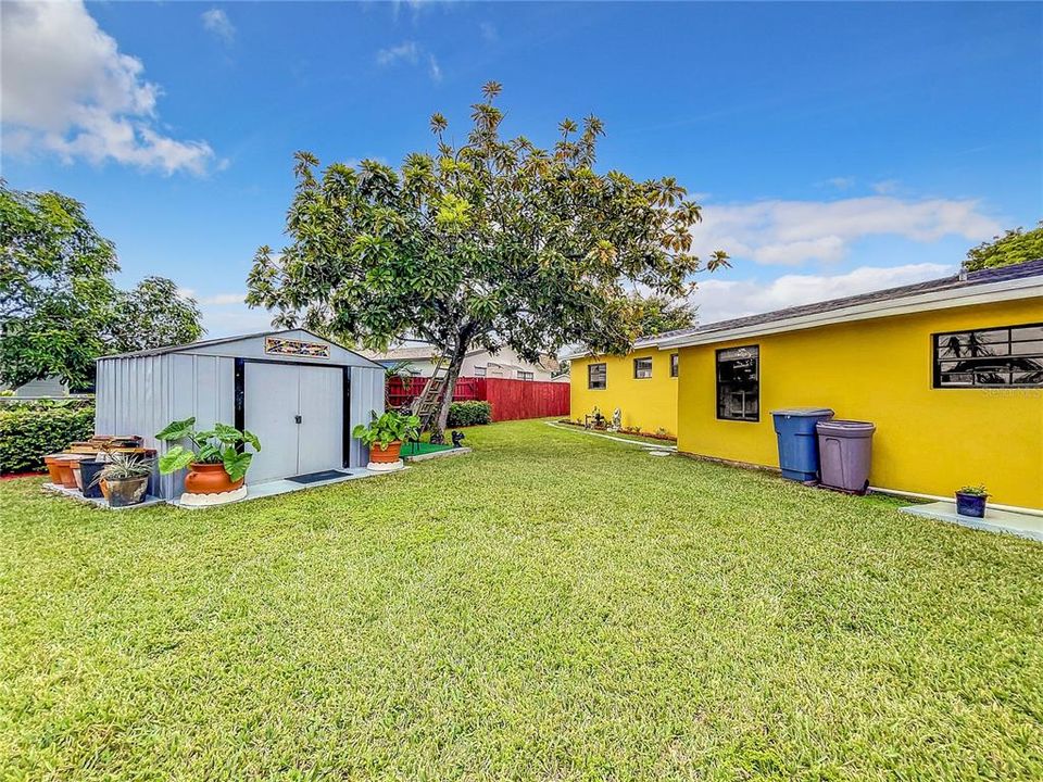 Recently Sold: $490,000 (4 beds, 1 baths, 1414 Square Feet)