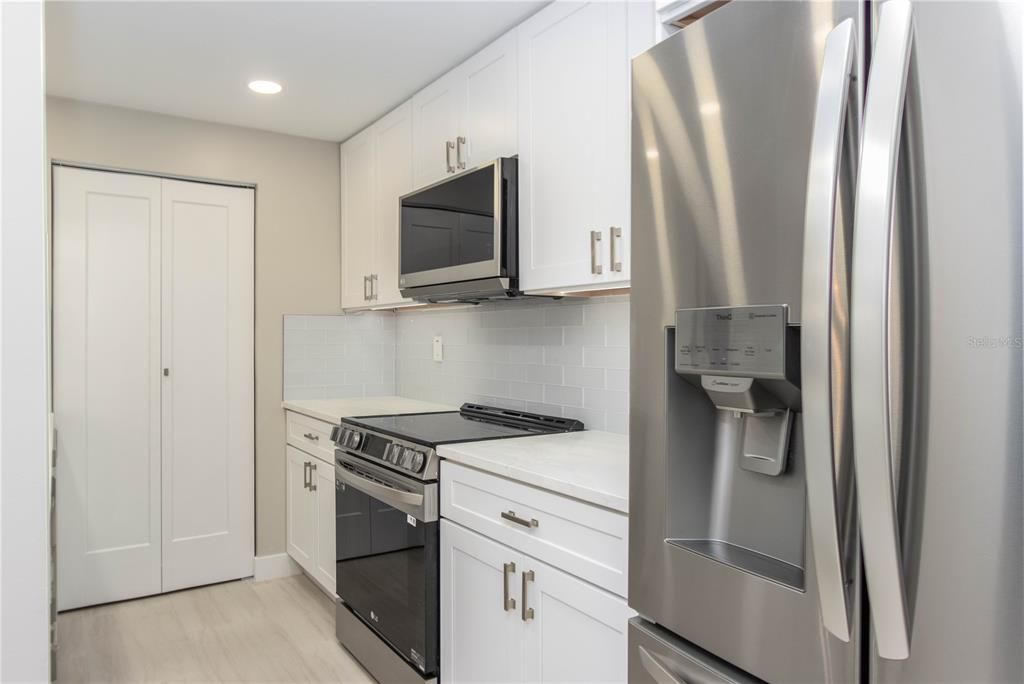 Active With Contract: $4,500 (3 beds, 2 baths, 1264 Square Feet)