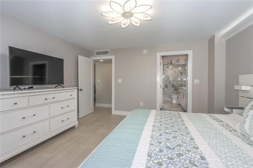 Active With Contract: $4,500 (3 beds, 2 baths, 1264 Square Feet)