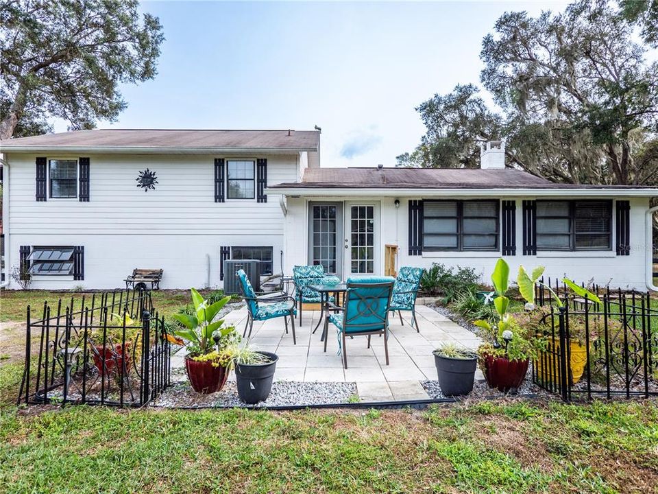 Recently Sold: $548,000 (3 beds, 2 baths, 1700 Square Feet)