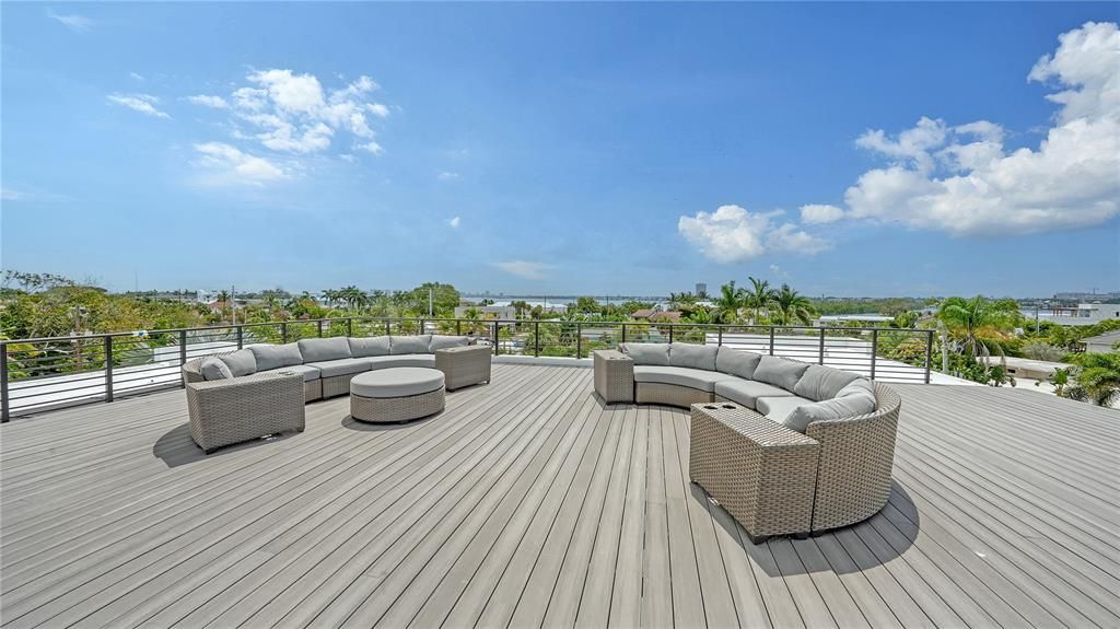 Overhead shot of home in Lido Shores