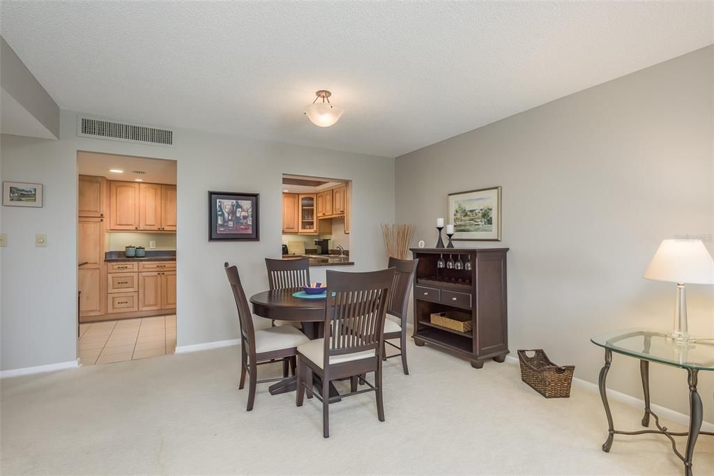 Active With Contract: $2,900 (2 beds, 2 baths, 1325 Square Feet)