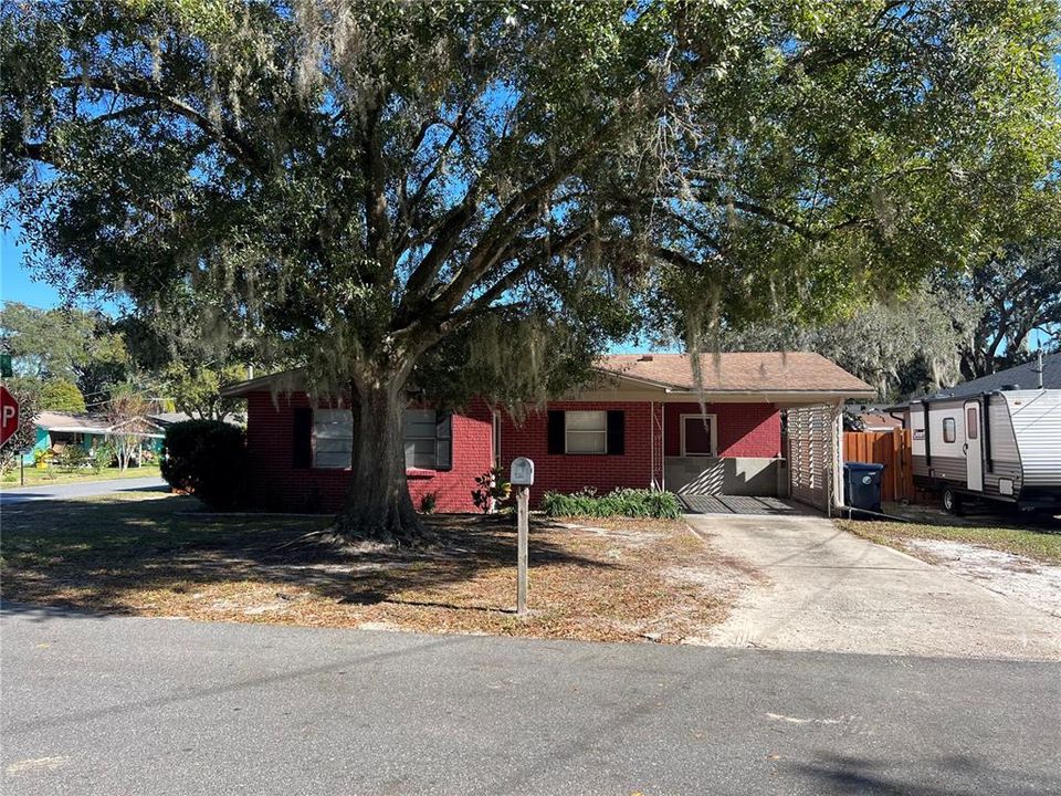 Recently Sold: $185,000 (3 beds, 2 baths, 1112 Square Feet)