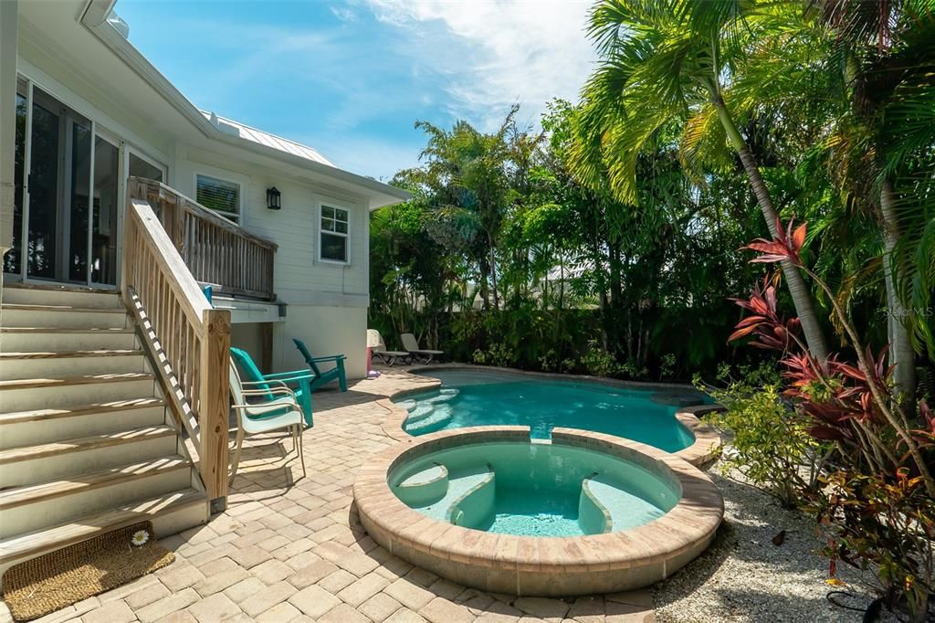 Recently Sold: $1,925,000 (5 beds, 3 baths, 2200 Square Feet)