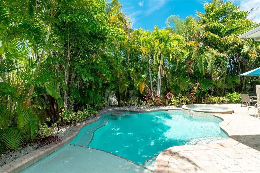 Recently Sold: $1,925,000 (5 beds, 3 baths, 2200 Square Feet)