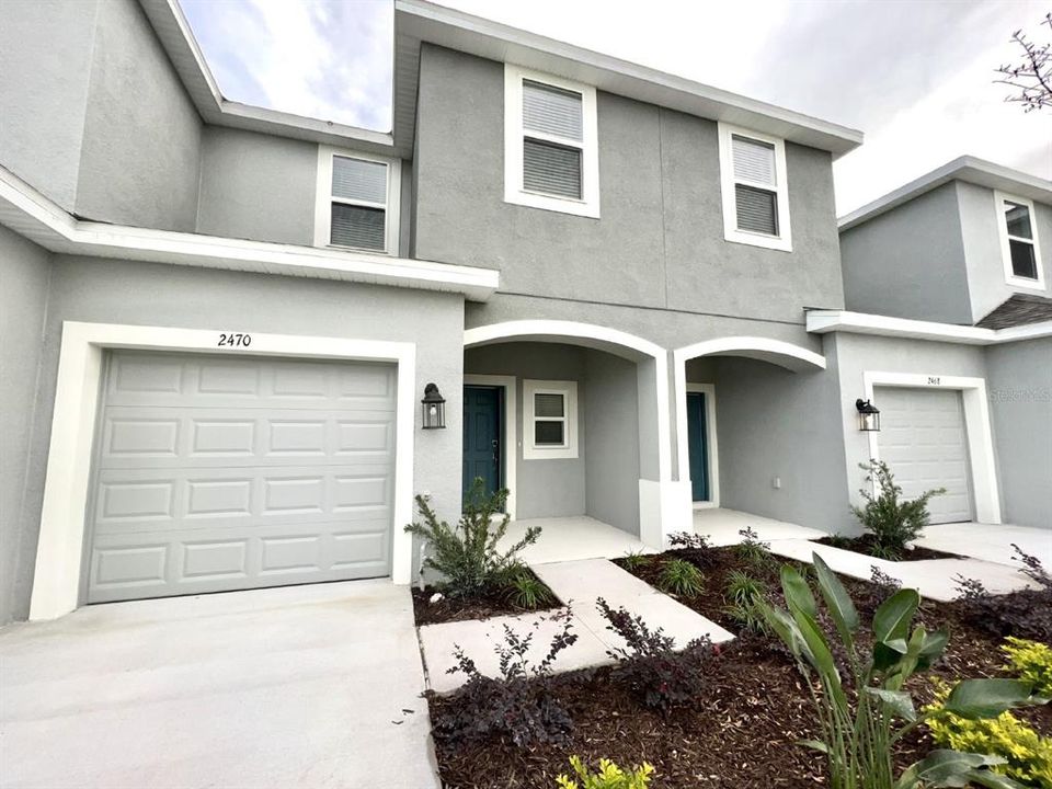 Active With Contract: $2,500 (3 beds, 2 baths, 1373 Square Feet)