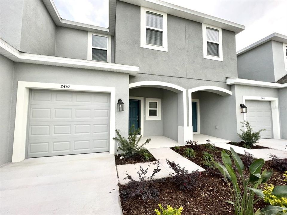 Active With Contract: $2,500 (3 beds, 2 baths, 1373 Square Feet)