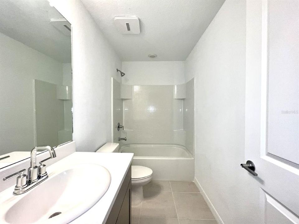 Active With Contract: $2,500 (3 beds, 2 baths, 1373 Square Feet)