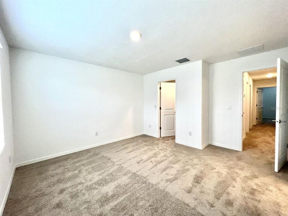 Active With Contract: $2,500 (3 beds, 2 baths, 1373 Square Feet)