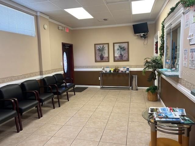 waiting room/ lobby