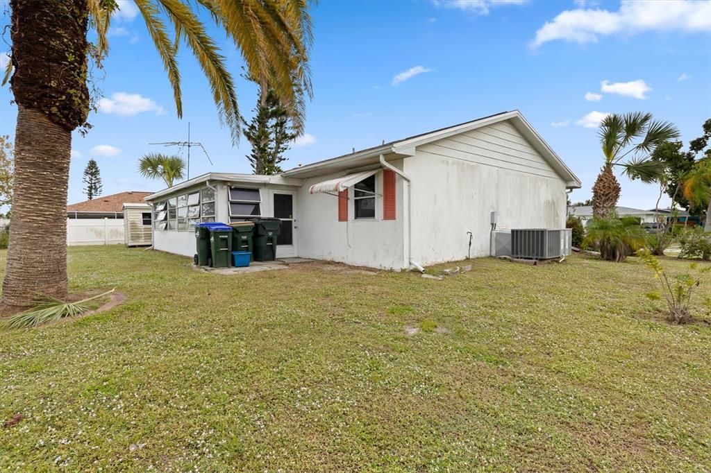 Active With Contract: $224,900 (3 beds, 2 baths, 1148 Square Feet)