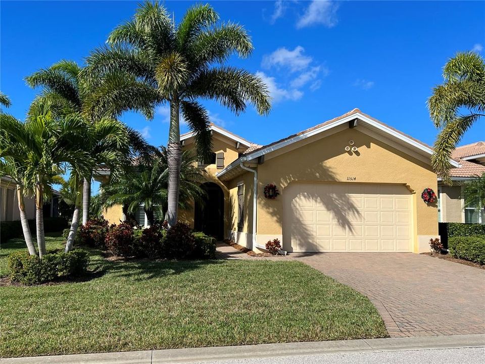 Recently Sold: $789,000 (3 beds, 2 baths, 2251 Square Feet)