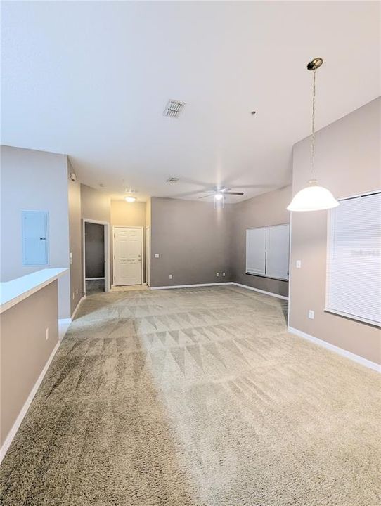 Active With Contract: $165,000 (2 beds, 2 baths, 1034 Square Feet)