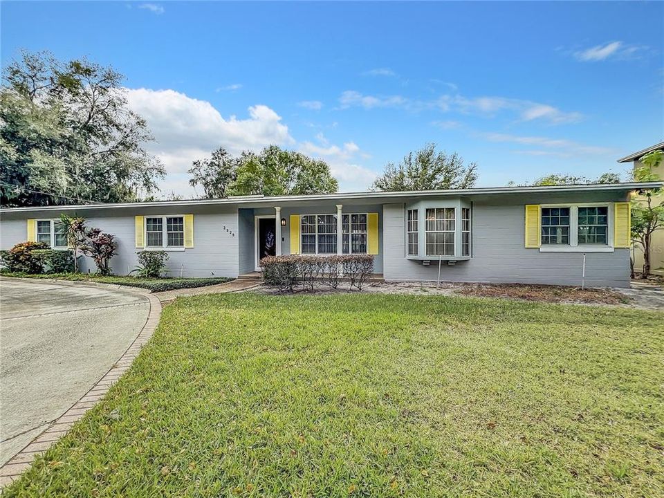 For Sale: $875,000 (3 beds, 2 baths, 2072 Square Feet)