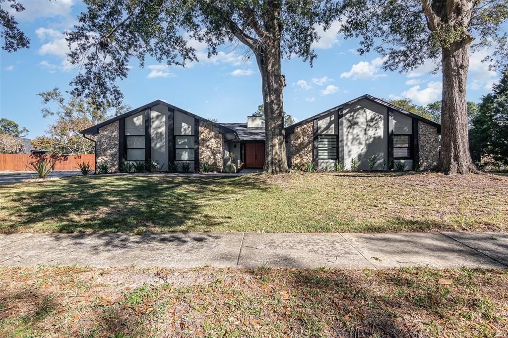 Recently Sold: $625,000 (4 beds, 2 baths, 2431 Square Feet)