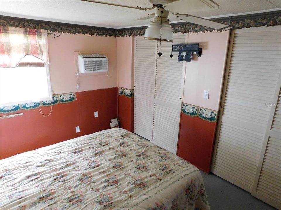 For Sale: $85,000 (3 beds, 2 baths, 1112 Square Feet)