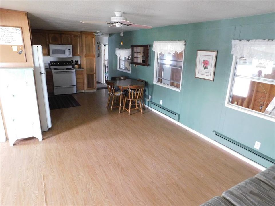 For Sale: $85,000 (3 beds, 2 baths, 1112 Square Feet)