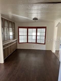 Active With Contract: $180,000 (3 beds, 2 baths, 1219 Square Feet)
