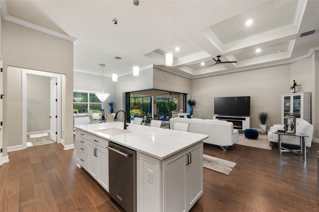 Recently Sold: $1,375,000 (5 beds, 3 baths, 3077 Square Feet)