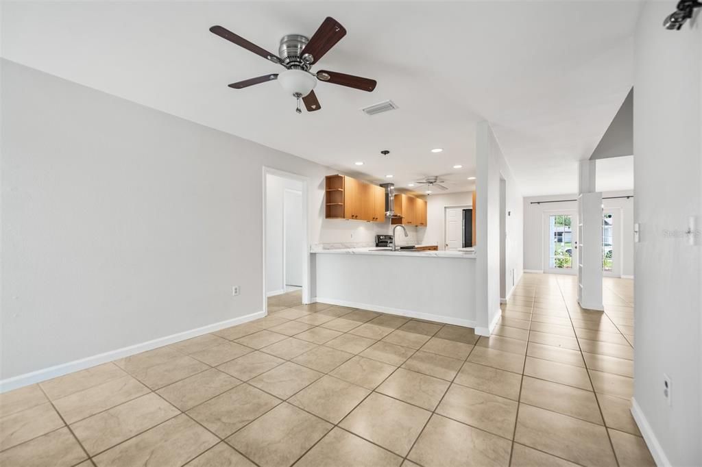 Recently Sold: $470,000 (4 beds, 2 baths, 1639 Square Feet)