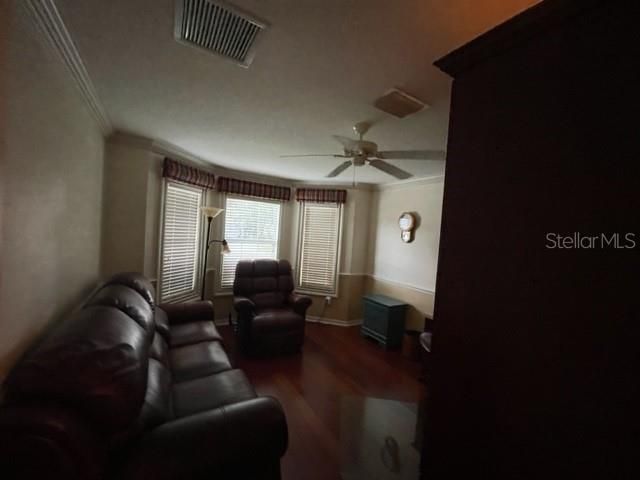 For Rent: $1,800 (2 beds, 2 baths, 1944 Square Feet)