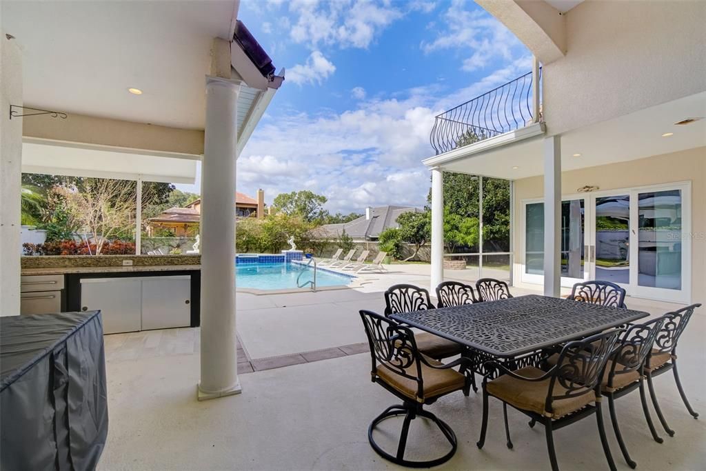 Lanai Dining Area Overlooking Pool