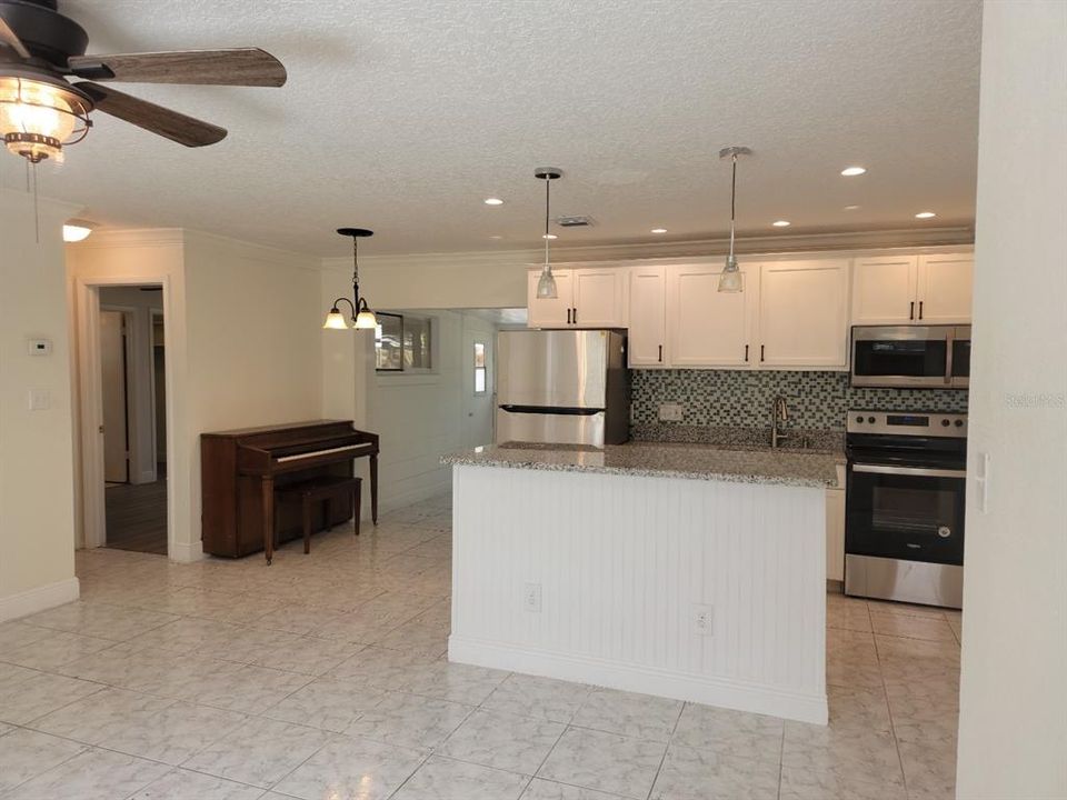 Recently Rented: $2,000 (3 beds, 2 baths, 1388 Square Feet)
