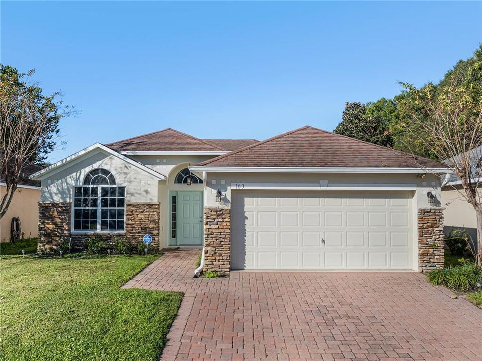 Recently Sold: $309,000 (3 beds, 2 baths, 1629 Square Feet)