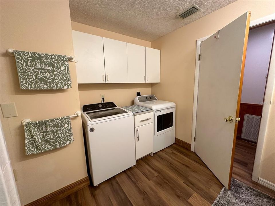 For Sale: $450,000 (2 beds, 1 baths, 2350 Square Feet)