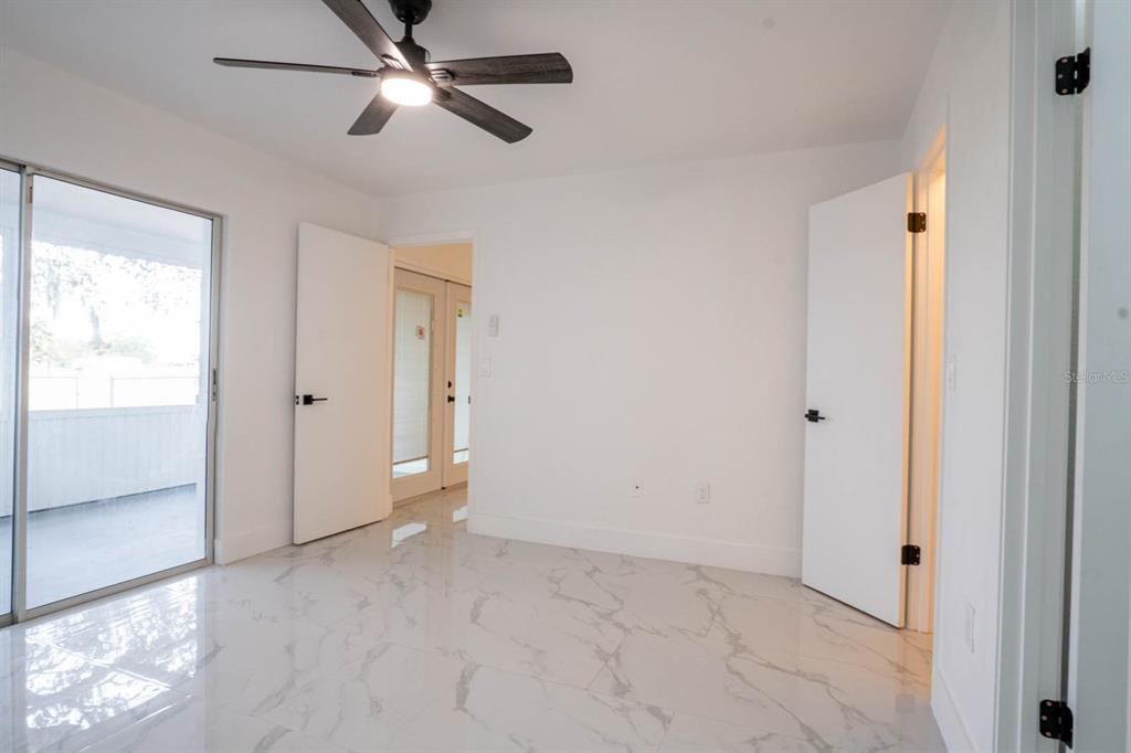 Recently Sold: $185,000 (2 beds, 2 baths, 976 Square Feet)