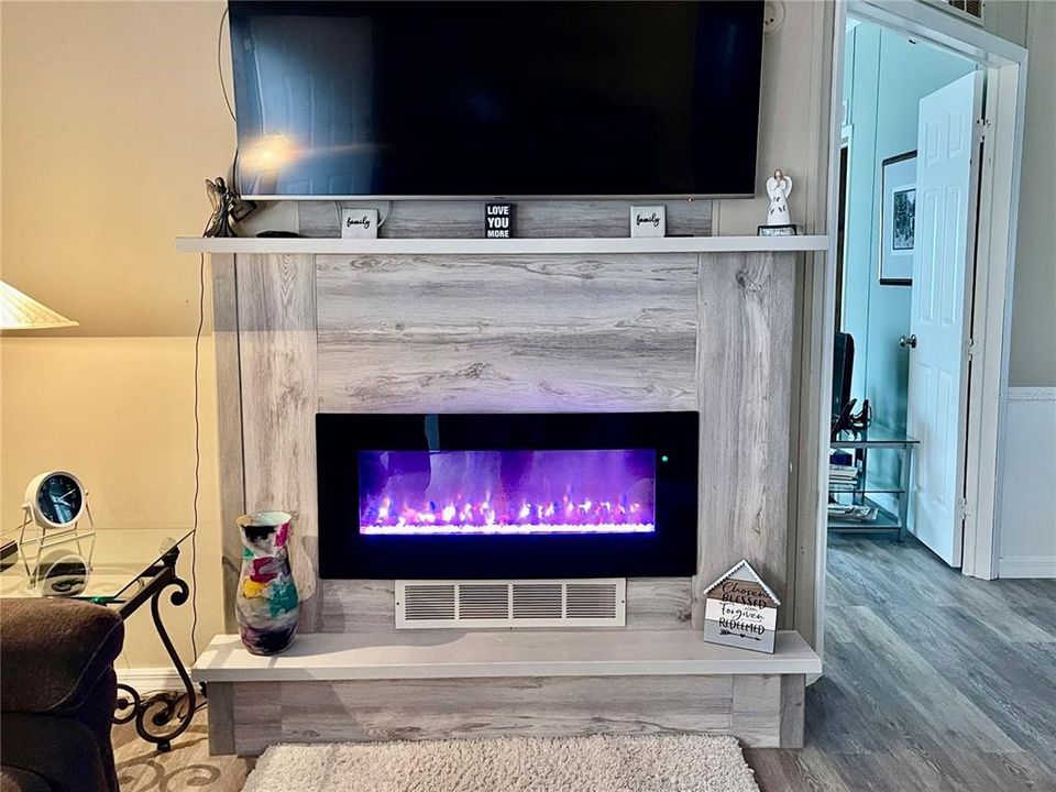 NEW ELECTRIC FIREPLACE