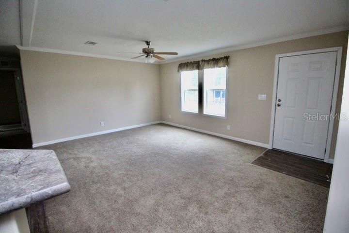 Active With Contract: $157,900 (3 beds, 2 baths, 1404 Square Feet)