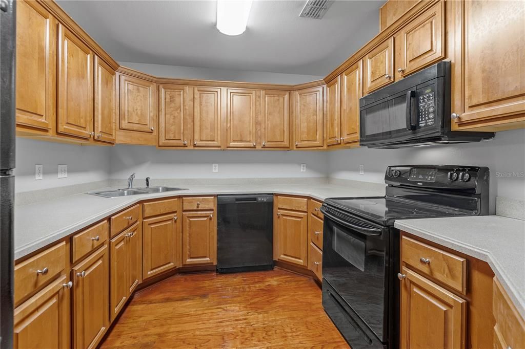 Recently Rented: $1,500 (3 beds, 2 baths, 1159 Square Feet)