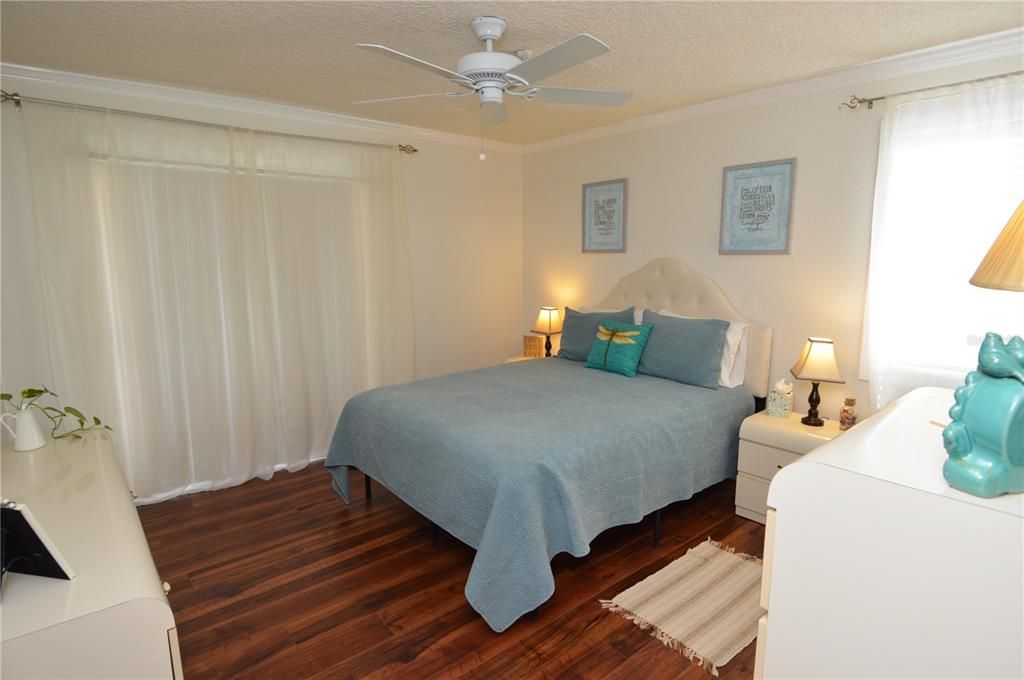 Recently Rented: $2,000 (1 beds, 1 baths, 742 Square Feet)