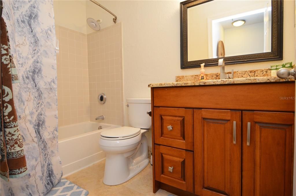 最近租的: $2,000 (1 贝兹, 1 浴室, 742 平方英尺)