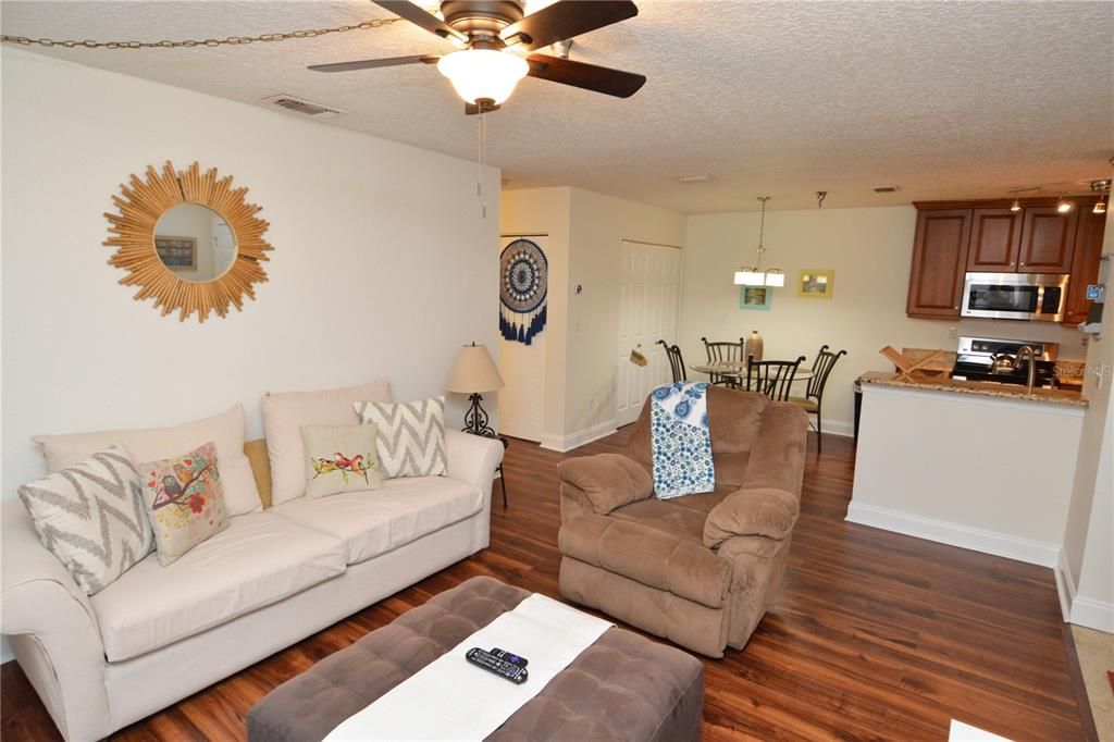 Recently Rented: $2,000 (1 beds, 1 baths, 742 Square Feet)