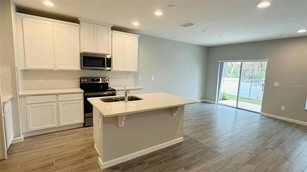 Active With Contract: $2,300 (3 beds, 2 baths, 1380 Square Feet)