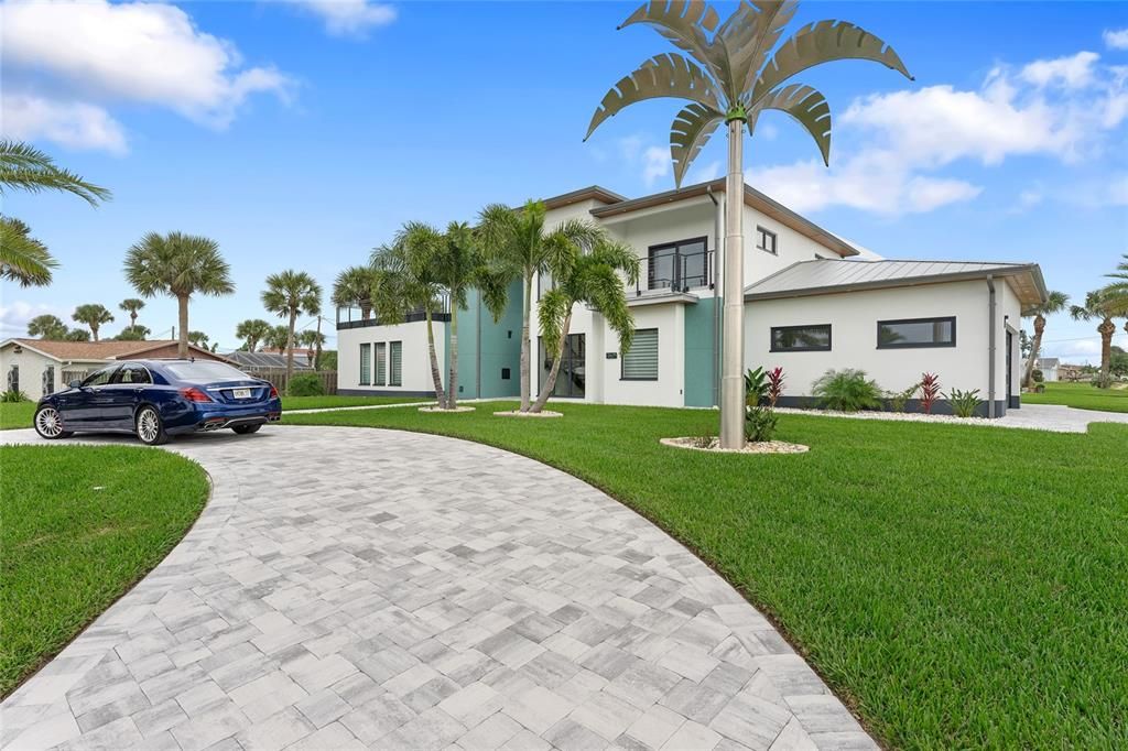 For Sale: $1,500,000 (5 beds, 3 baths, 3384 Square Feet)
