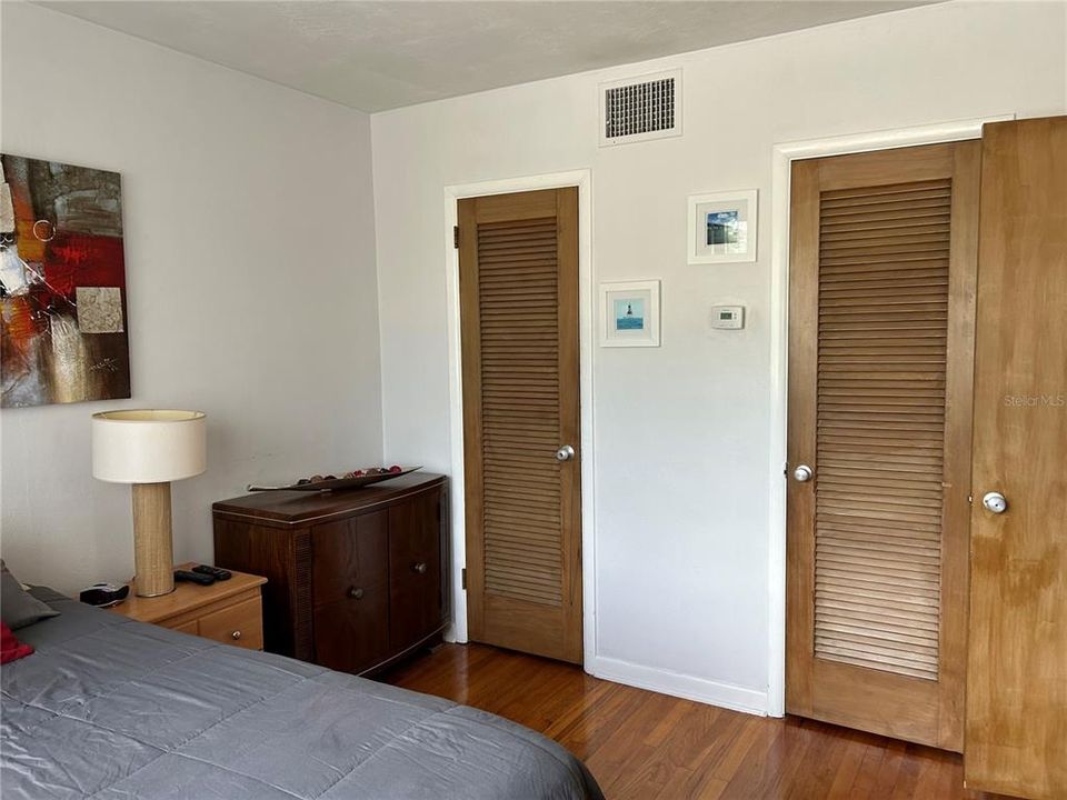Active With Contract: $77,000 (1 beds, 1 baths, 488 Square Feet)