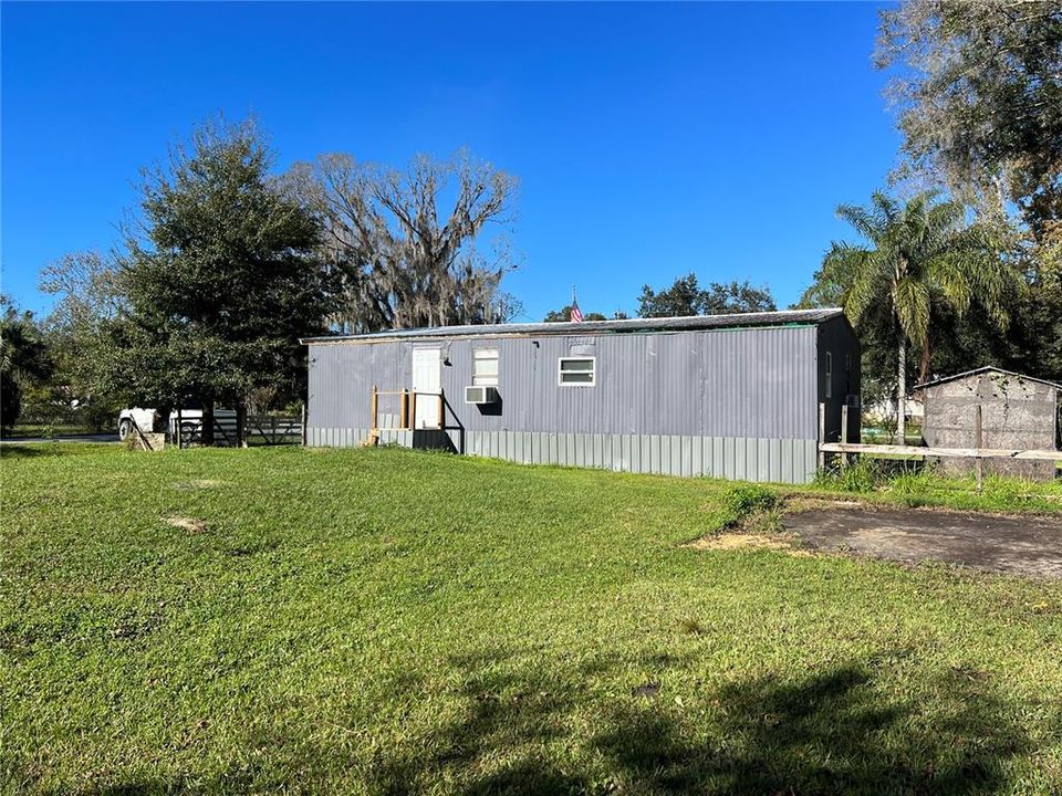 Active With Contract: $150,000 (3 beds, 1 baths, 1056 Square Feet)