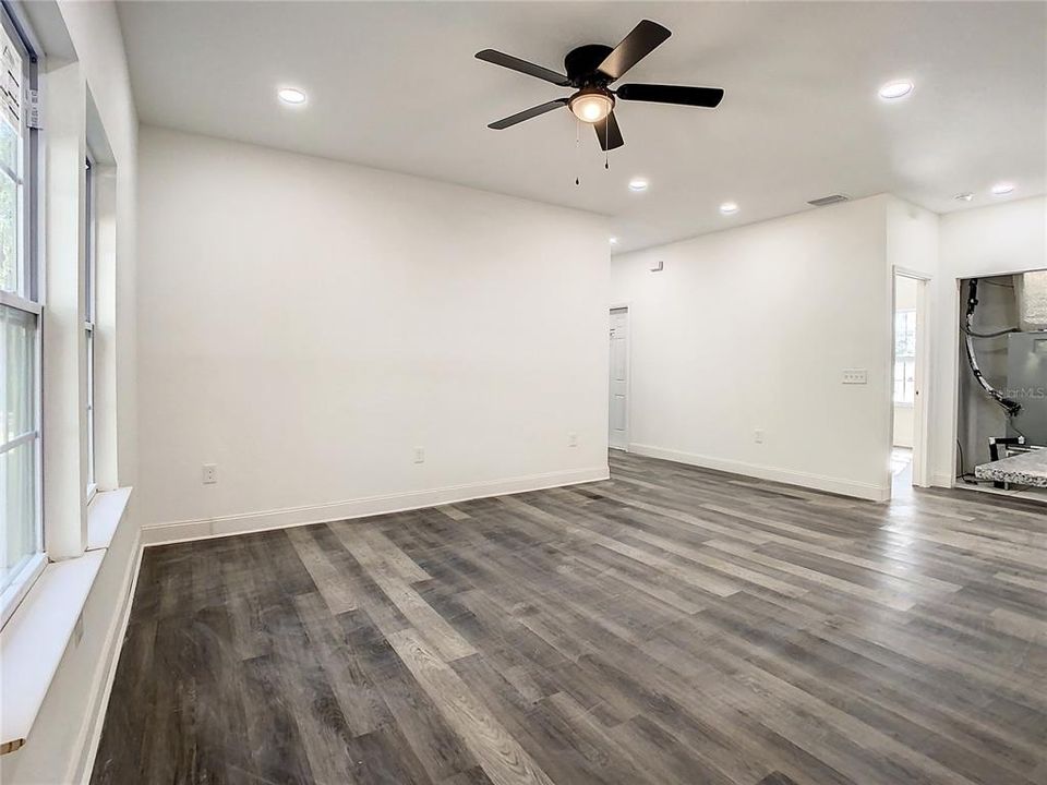 Active With Contract: $259,990 (3 beds, 2 baths, 1358 Square Feet)