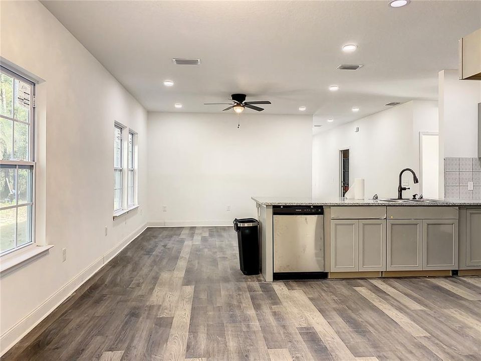 Active With Contract: $259,990 (3 beds, 2 baths, 1358 Square Feet)