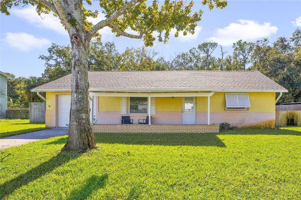 Adorable Front Curb Appeal