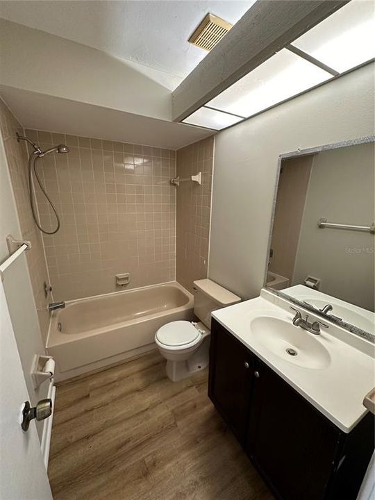 最近租的: $1,995 (3 贝兹, 2 浴室, 1259 平方英尺)