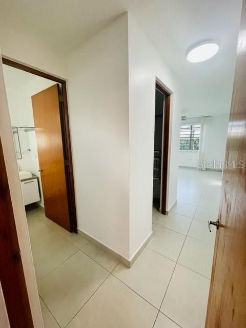 Vendido Recientemente: $689,000 (4 camas, 3 baños, 1850 Pies cuadrados)