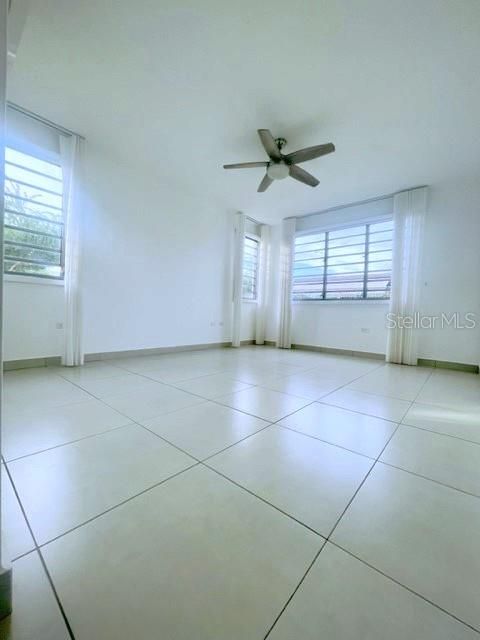 Vendido Recientemente: $689,000 (4 camas, 3 baños, 1850 Pies cuadrados)