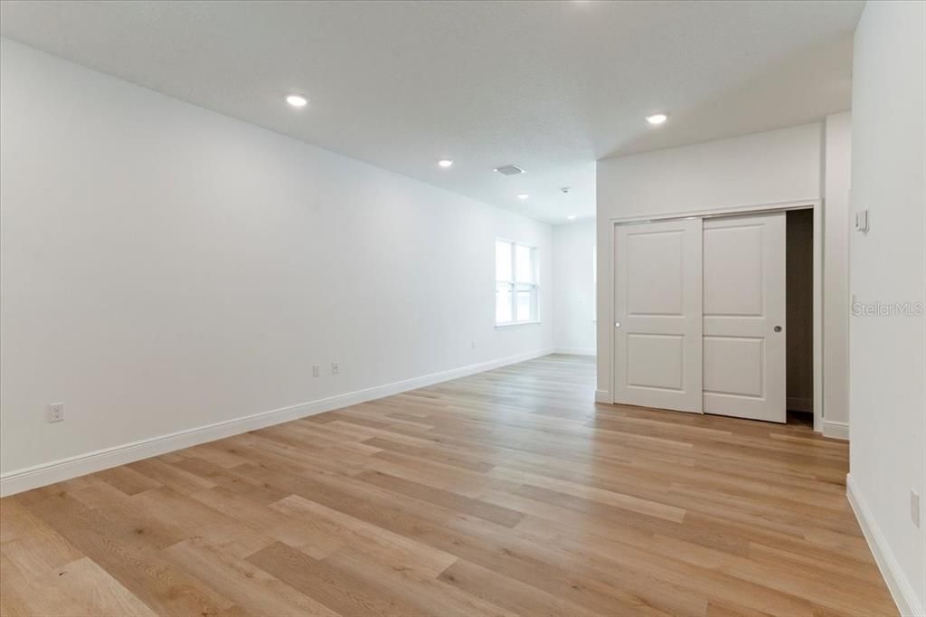 Upstairs Bonus Room/Flex space