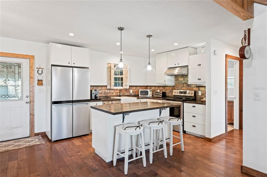 Recently Sold: $499,900 (2 beds, 2 baths, 1472 Square Feet)